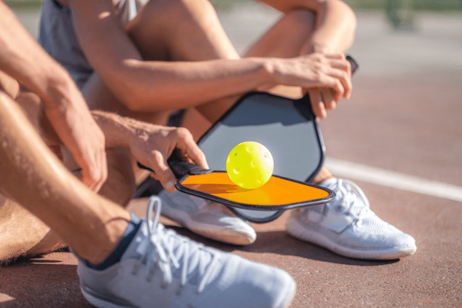 How do you explain pickleball to beginners?