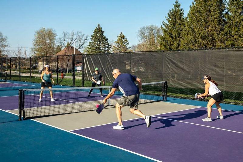 How to stay injury-free in pickleball?