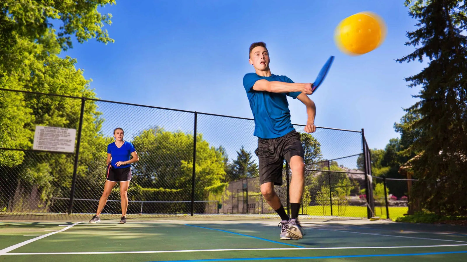 What are the health benefits of playing pickleball?